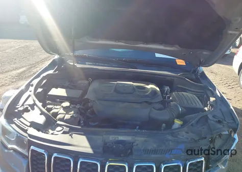 2017 Jeep Grand Cherokee Laredo 4X2 from USA, damaged, VIN 1C4RJEAG2HC663884